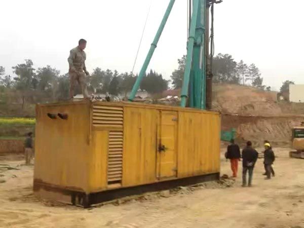 监利如何判断水冷式机油散热器密封件是否需要更换？